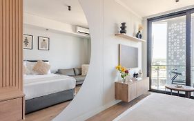 Cozy Stay At The Ellipse Waterfall